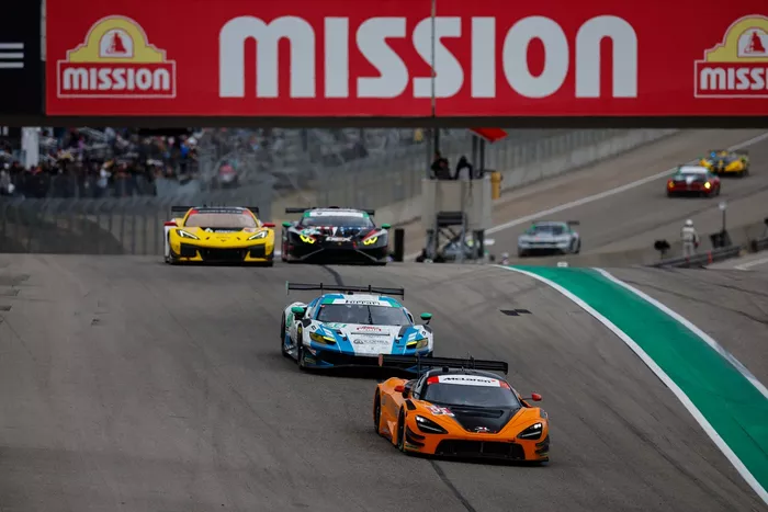 #59 RLL Team McLaren: Max Esterson, Nikita Johnson