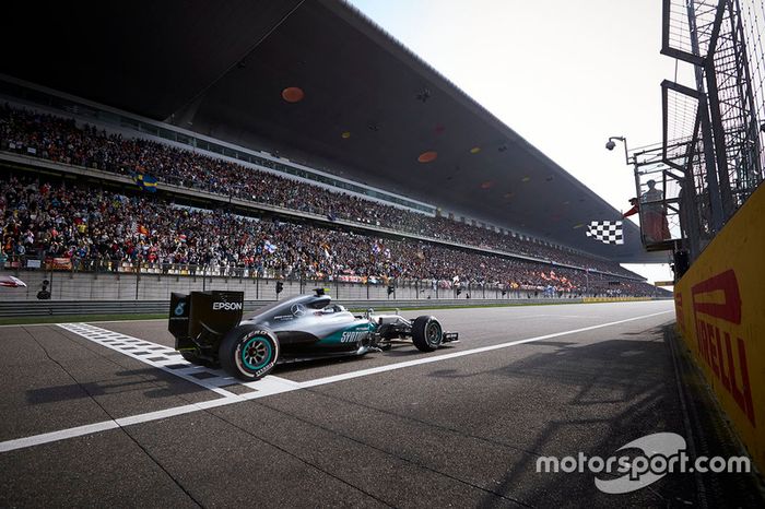 Ganador Nico Rosberg, Mercedes AMG F1 Team W07