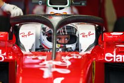 Sebastian Vettel, Ferrari, con la versione aggiornata dell'Halo installata sulla SF16-H