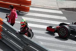 Esteban Gutierrez, Haas F1 Team VF-16 se detuvo en la primera sesión de práctica