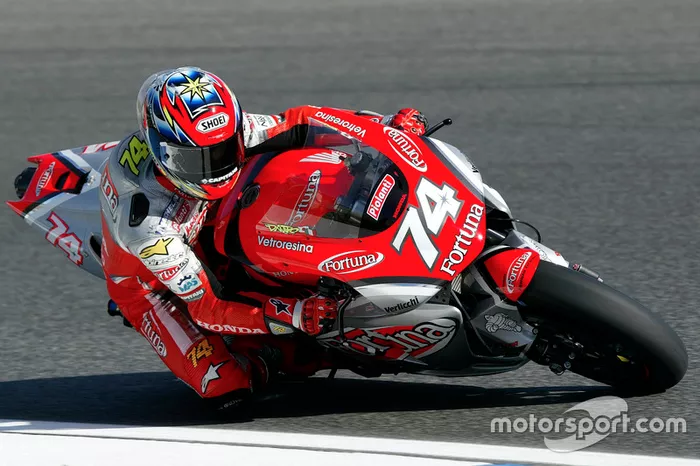 Daijiro Katoh (Honda RC211V)*