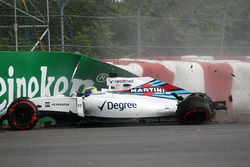 Felipe Massa, Williams FW38 crashed in the first practice session