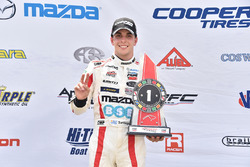 Ganador de la carrera Santiago Urrutia, Schmidt Peterson Motorsports