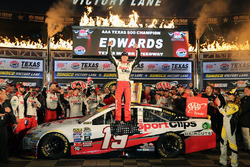 Race winner Carl Edwards, Joe Gibbs Racing Toyota