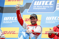 Podio: ganador de la carrera José María López, Citroën World Touring Car Team, Citroën C-Elysée WTCC