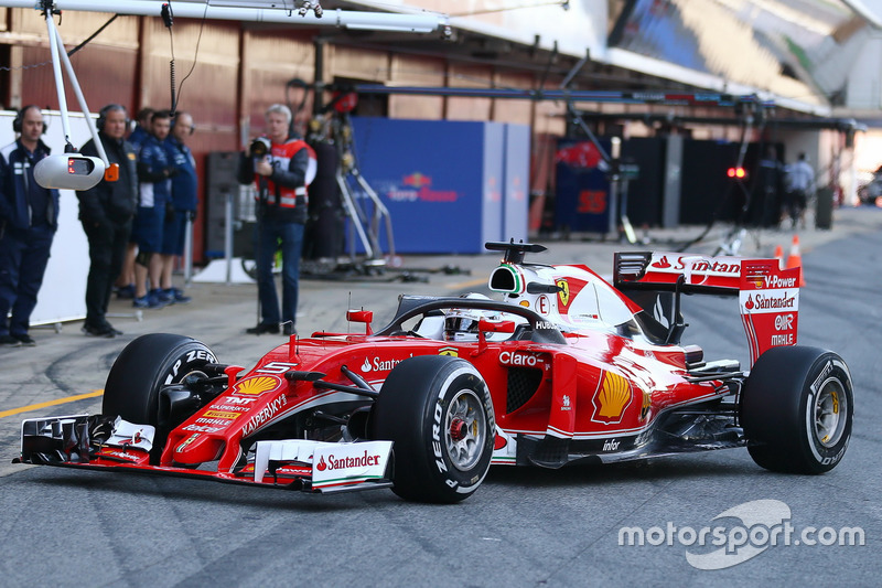 Sebastian Vettel, Ferrari SF16-H running the Halo cockpit cover