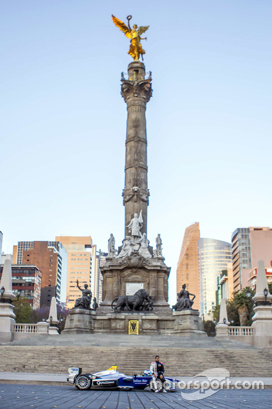 Salvador Durán, Team Aguri en el Ángel de la Independencia en la Ciudad de México