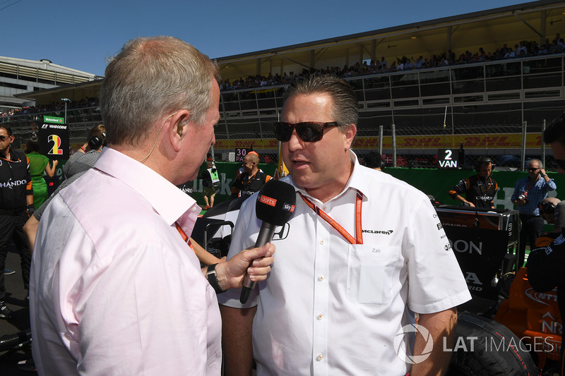 Diante da falta de resultados, a McLaren buscou alternativas: foi atrás de Mercedes e Ferrari, mas acabou fechando com a Renault.
