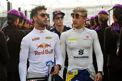 Daniel Ricciardo, Red Bull Racing et Marcus Ericsson, Sauber F1 Team lors de la parade des pilotes