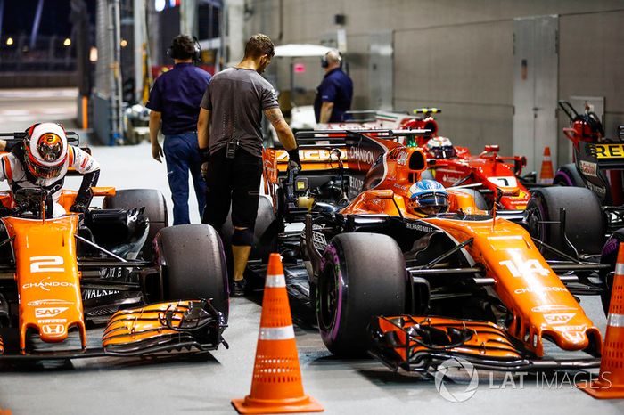 Nuevo motorista, buena clasificación y sin resolver su futuro en Singapur