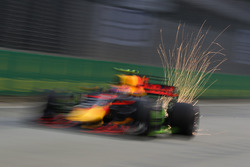 Max Verstappen, Red Bull Racing RB13 sparks