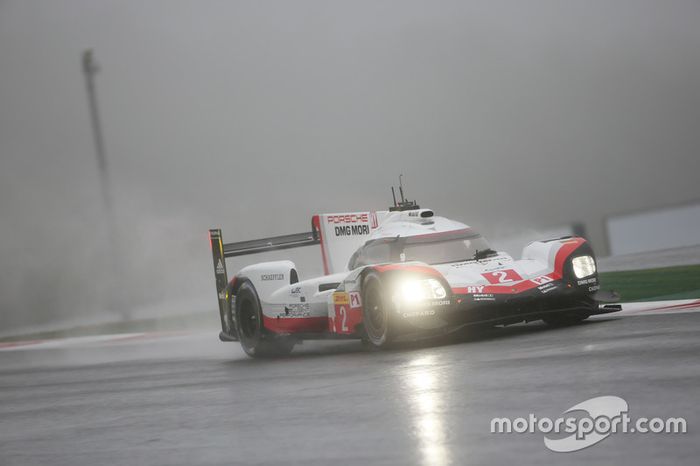 #2 Porsche Team Porsche 919 Hybrid: Timo Bernhard, Earl Bamber, Brendon Hartley