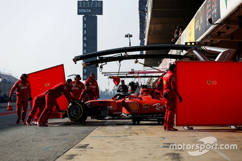Charles Leclerc, Ferrari SF90 pit yolunda