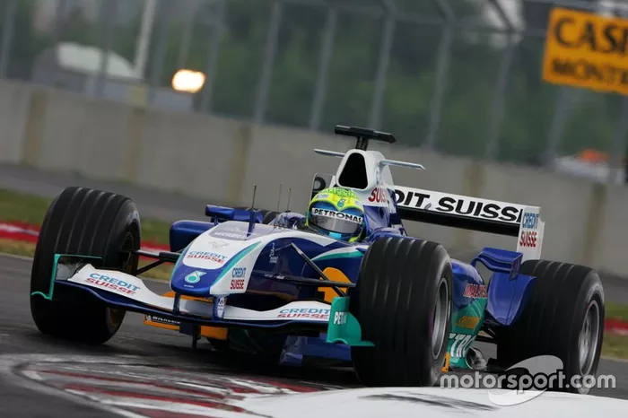 Massa foi mais sólido em 2005: derrotou Jacques Villeneuve no duelo interno e bateu na trave do pódio com um quarto lugar no Canadá. Com a saída de Barrichello da Ferrari, abriu-se a vaga desejada para se juntar à escuderia italiana no ano seguinte.