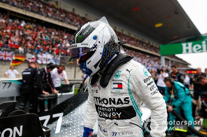 Valtteri Bottas, Mercedes AMG F1, en la parrilla