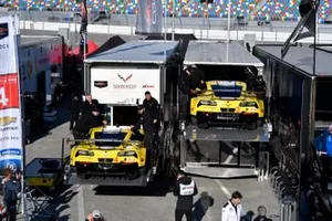 #4 Corvette Racing Corvette C7.R, GTLM: Oliver Gavin, Tommy Milner, Marcel Fassler, #3 Corvette Racing Corvette C7.R, GTLM: Jan Magnussen, Antonio Garcia, Mike Rockenfeller