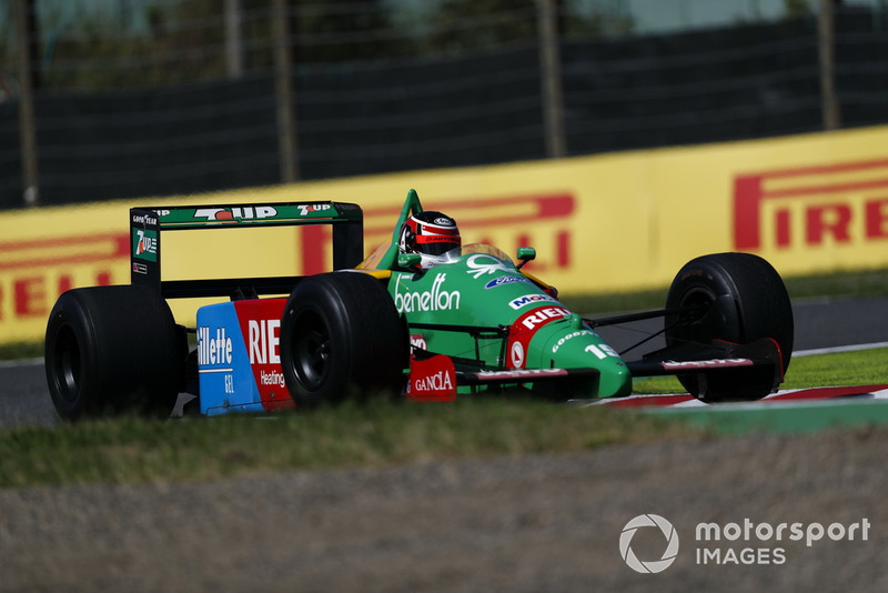 Aguri Suzuki, Benetton B188 lors des Legends F1 30th Anniversary Lap Demonstration