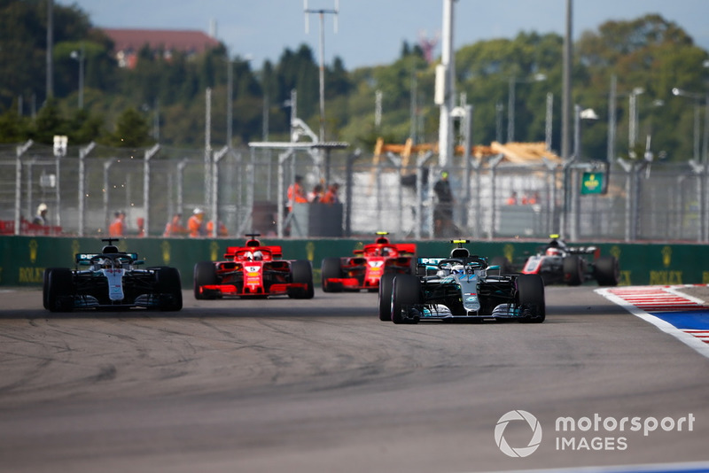 Así mantuvo detrás a Vettel y permitió a su compañero escaparse por delante