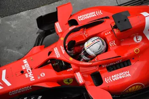 Sebastian Vettel, Ferrari SF71H agite les mains pendant la pesée