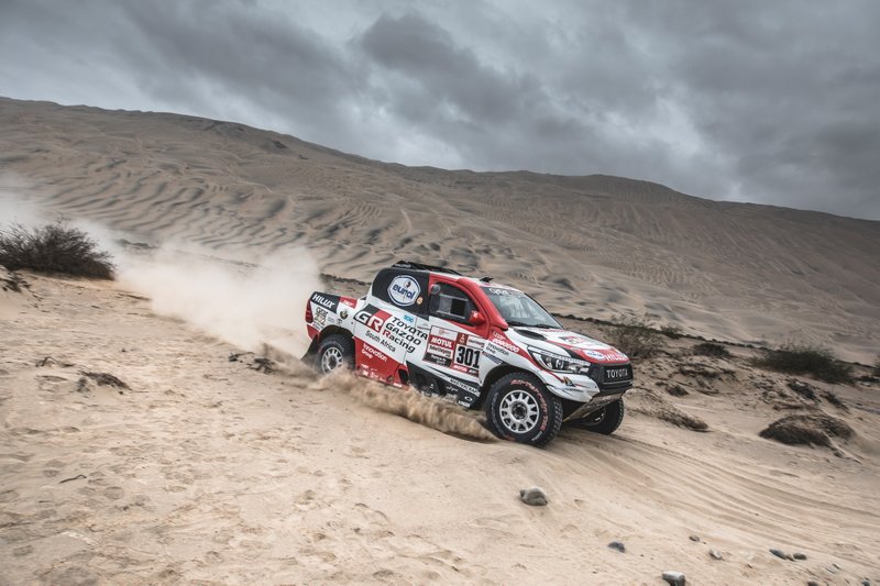 #301 Toyota Gazoo Racing Toyota Hilux: Nasser Al-Attiyah, Matthieu Baumel