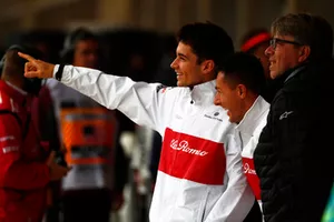 Charles Leclerc, Sauber, dans les stands