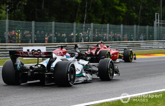 Charles Leclerc, Ferrari F1-75, George Russell, Mercedes W13