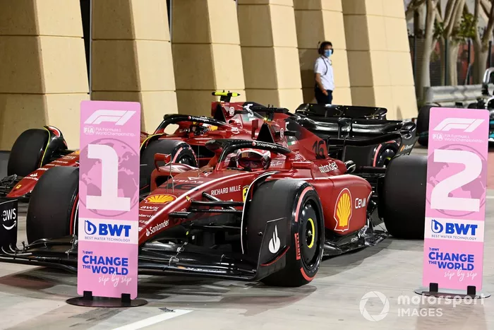 Charles Leclerc, Ferrari F1-75, llega al Parc Ferme tras conseguir la pole