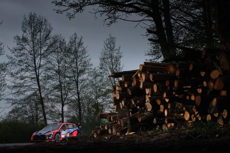 Oliver Solberg, Elliott Edmondson