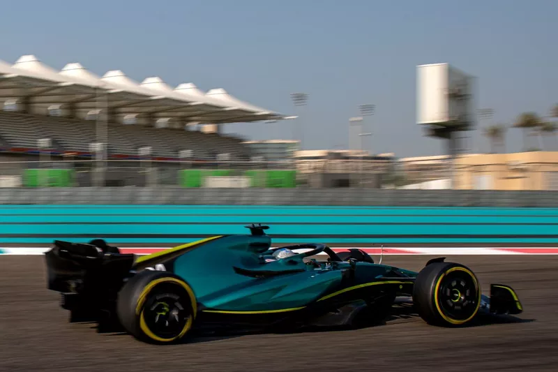 Fernando Alonso, Aston Martin AMR22