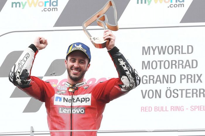 Podio: ganador de la carrera Andrea Dovizioso, Ducati Team