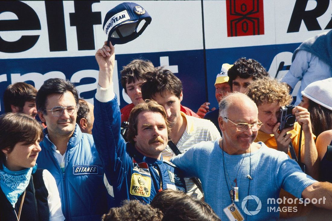 Podio: Ganador de la carrera Keke Rosberg, Williams
