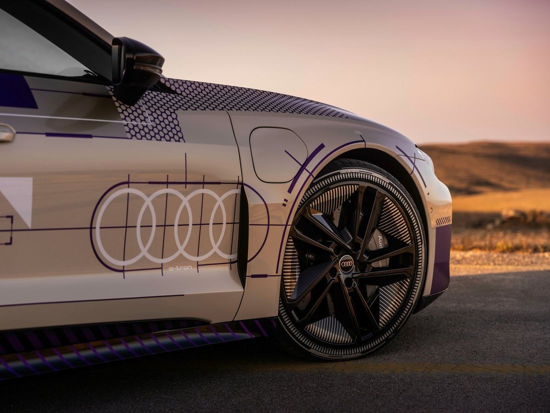 Audi RS E-Tron GT Performance 2025