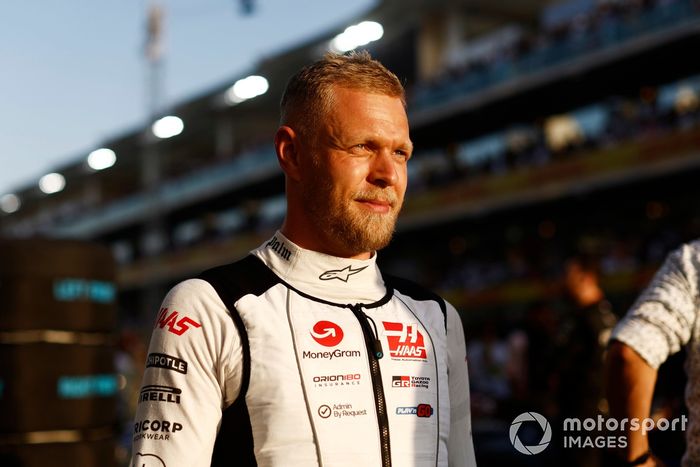 Kevin Magnussen, Haas F1 Team, en la parrilla de salida