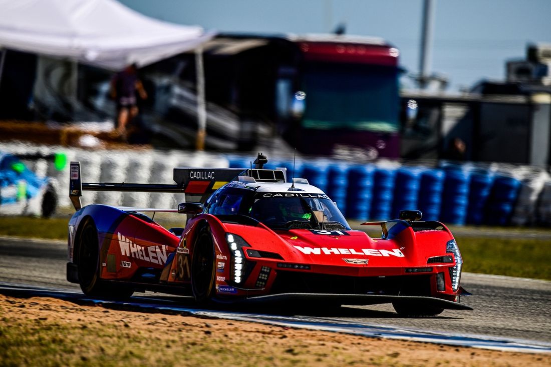 #31 Cadillac Action Express Cadillac V- Series.R: Jack Aitken, Earl Bamber, Frederik Vesti