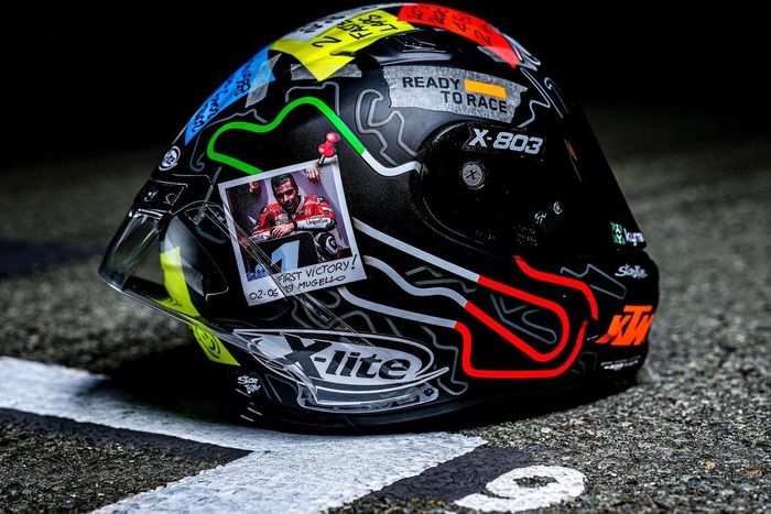 Casco de Petrucci, KTM Tech3