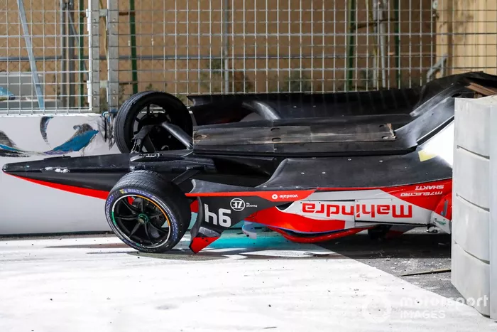 Alex Lynn, Mahindra Racing, M7Electro, volcado tras el accidente