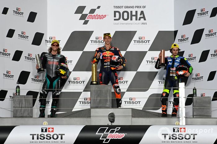Podio: ganador Pedro Acosta, Red Bull KTM Ajo, Darryn Binder, Petronas Sprinta Racing y Niccolo Antonelli, Reale Avintia Moto3