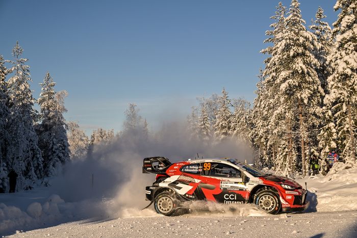 Oliver Solberg, Elliott Edmondson, Toyota Gazoo Racing WRT Toyota GR Yaris Rally1