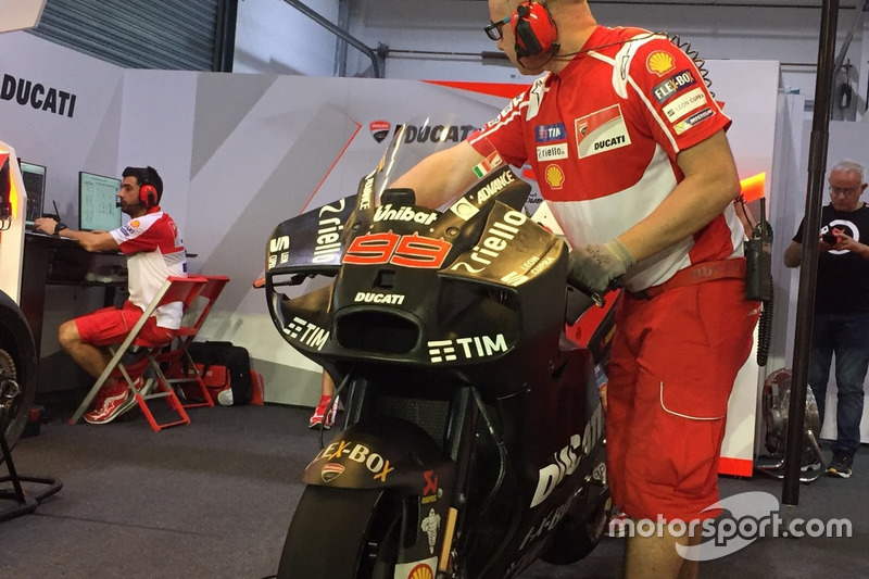 Neue Verkleidung am Bike von Jorge Lorenzo, Ducati Team