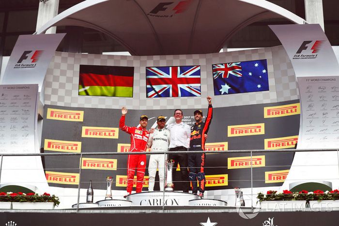 Podio: Ganador de la carrera Lewis Hamilton, Mercedes AMG, segundo lugar Sebastian Vettel, Ferrari, tercero Daniel Ricciardo, Red Bull Racing