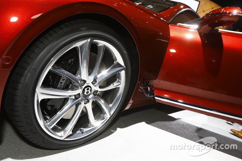 Bentley Continental GT 2019 року