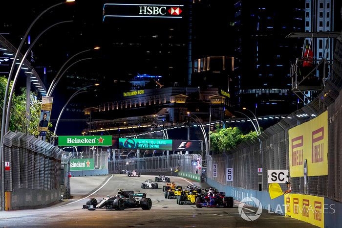 Valtteri Bottas, Mercedes AMG F1 W08, Carlos Sainz Jr., Scuderia Toro Rosso STR12, Nico Hulkenberg, Renault Sport F1 Team RS17., Sergio Perez, Sahara Force India F1 VJM10 and Jolyon Palmer, Renault Sport F1 Team RS17. Lance Stroll, Williams FW40 y Stoffel 