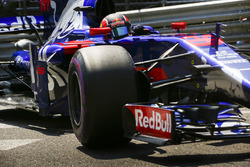 Даниил Квят, Scuderia Toro Rosso STR12