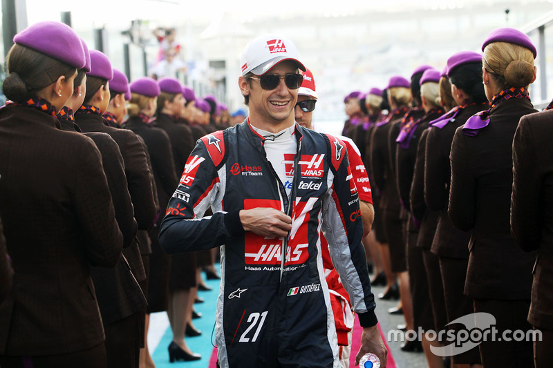 Esteban Gutiérrez, Haas F1 Team en el desfile de pilotos