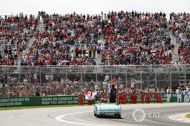 Lance Stroll, Williams Racing, in the drivers parade