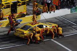 Joey Logano, Team Penske Ford, pit stop