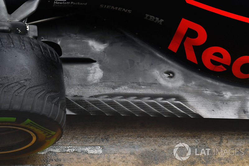 Red Bull Racing RB14 rear floor detail