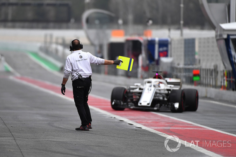 Marcus Ericsson, Alfa Romeo Sauber C37 ve Alfa Romeo Sauber F1 Team mekanikerleri