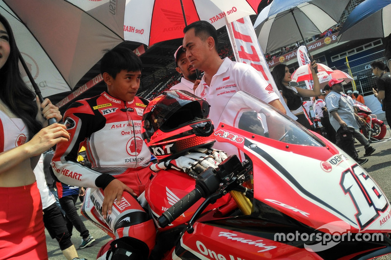 AP250: Mario Suryo Aji, Astra Honda Racing Team dan Anggono Iriawan, Senior Manager Safety Riding and Motorsport of PT Astra Honda Motor