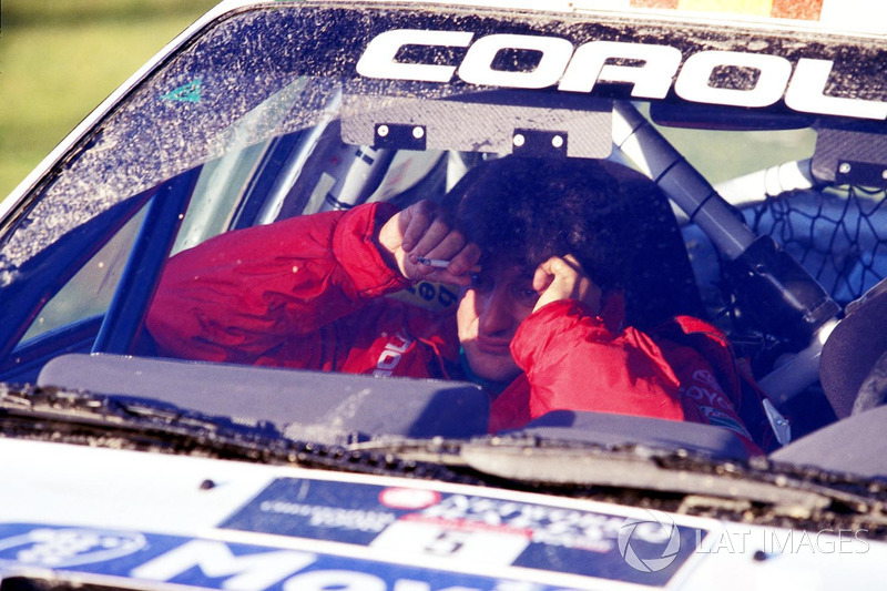 Margam Park'taki bitiş çizgisine gelirken yolda kalan ve 1998 WRC şampiyonluğunu kaybeden Luis Moya